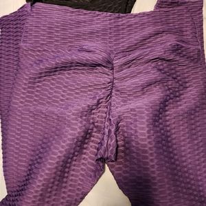 Fit booty scrunch butt textured leggings purple